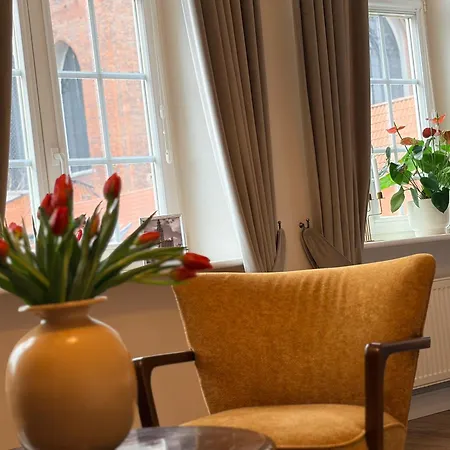 Olives Marina Apt Steps To Basilica & Motlawa *