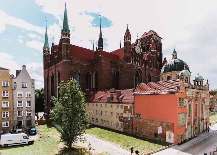 Апартаменты Olives Marina Steps To Basilica & Motlawa