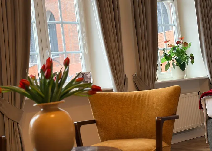 Olives Marina Steps To Basilica & Motlawa *