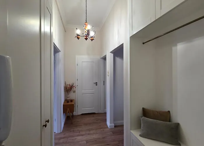 Olives Marina Steps To Basilica & Motlawa